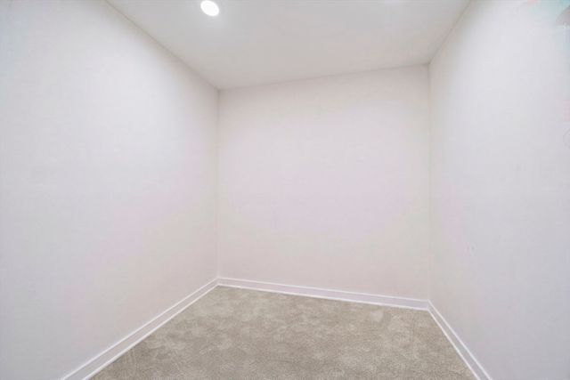 60 Coppersmith Way 303, Canton, MA 02021