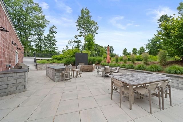 60 Coppersmith Way 303, Canton, MA 02021