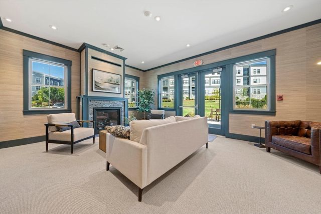 60 Coppersmith Way 303, Canton, MA 02021