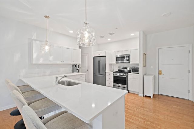 60 Coppersmith Way 303, Canton, MA 02021