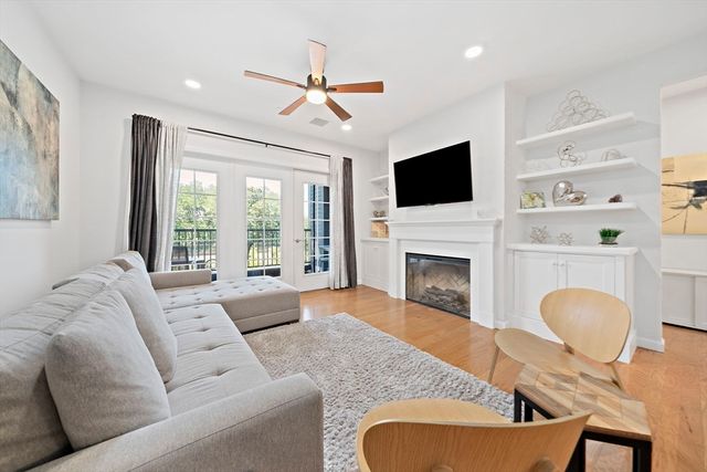 60 Coppersmith Way 303, Canton, MA 02021