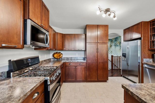 21604 W Bonnie LANE, Lannon, WI 53046
