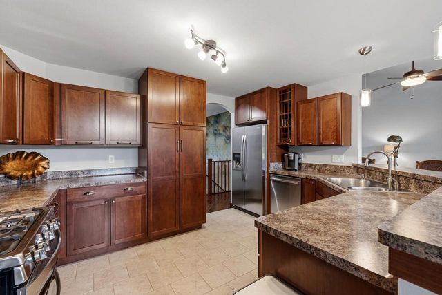 21604 W Bonnie LANE, Lannon, WI 53046