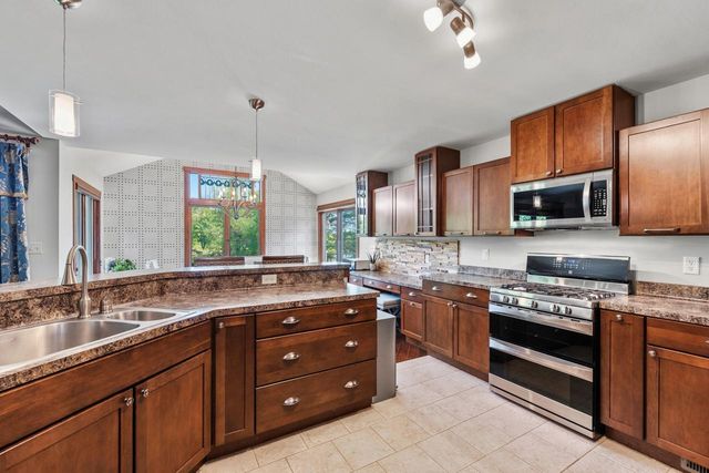 21604 W Bonnie LANE, Lannon, WI 53046