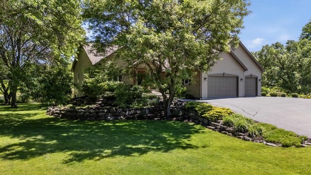 21604 W Bonnie LANE, Lannon, WI 53046