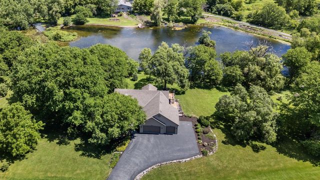 21604 W Bonnie LANE, Lannon, WI 53046