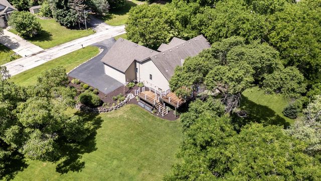 21604 W Bonnie LANE, Lannon, WI 53046