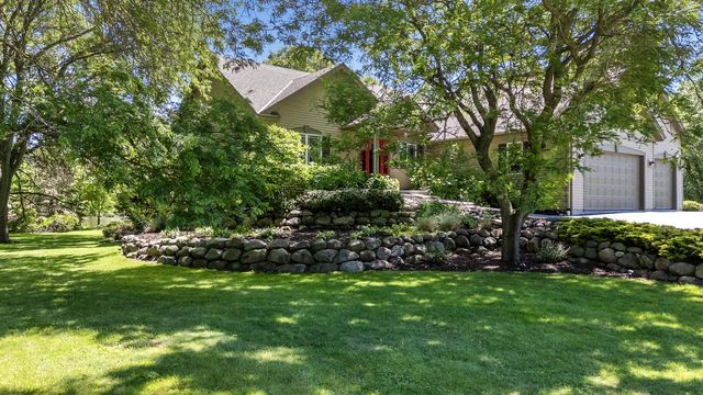21604 W Bonnie LANE, Lannon, WI 53046