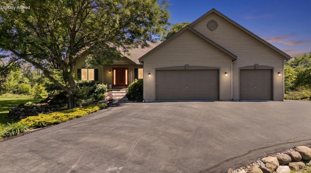 21604 W Bonnie LANE, Lannon, WI 53046