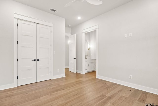 22405 Blue Water Rd, Chandler, TX 75758