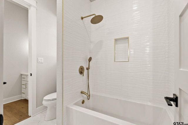 22405 Blue Water Rd, Chandler, TX 75758