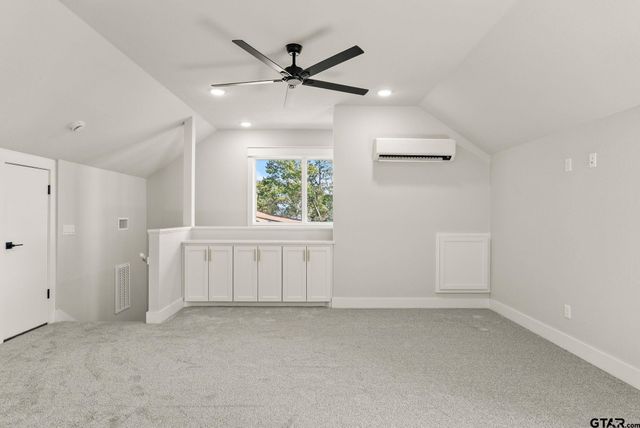 22405 Blue Water Rd, Chandler, TX 75758