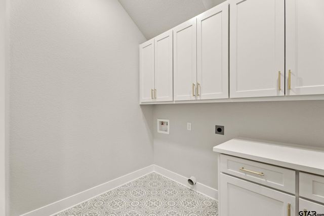 22405 Blue Water Rd, Chandler, TX 75758