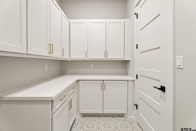 22405 Blue Water Rd, Chandler, TX 75758