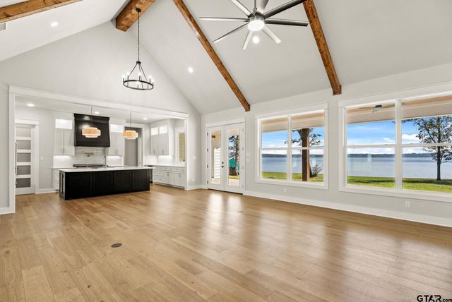 22405 Blue Water Rd, Chandler, TX 75758