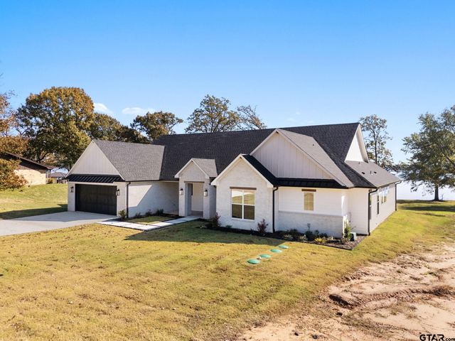 22405 Blue Water Rd, Chandler, TX 75758