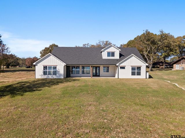 22405 Blue Water Rd, Chandler, TX 75758