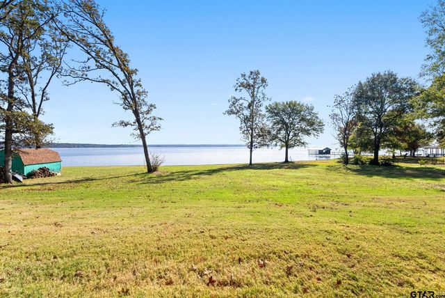 22405 Blue Water Rd, Chandler, TX 75758