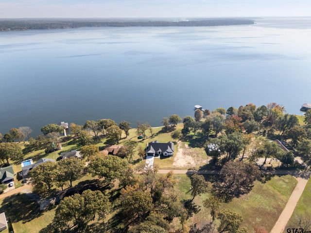 22405 Blue Water Rd, Chandler, TX 75758