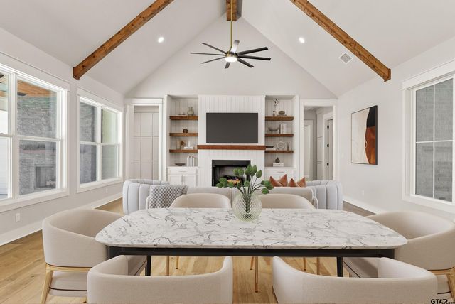 22405 Blue Water Rd, Chandler, TX 75758