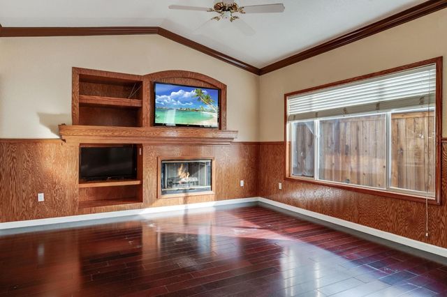 8956 E Valley Dr, Elk Grove, CA 95624