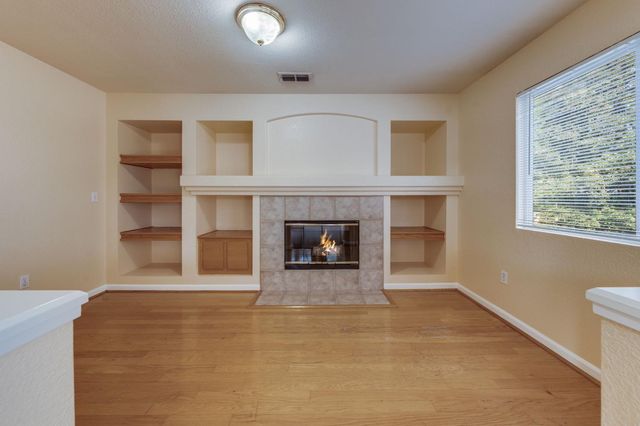 8956 E Valley Dr, Elk Grove, CA 95624