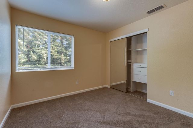 8956 E Valley Dr, Elk Grove, CA 95624