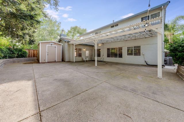 8956 E Valley Dr, Elk Grove, CA 95624