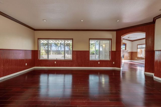 8956 E Valley Dr, Elk Grove, CA 95624