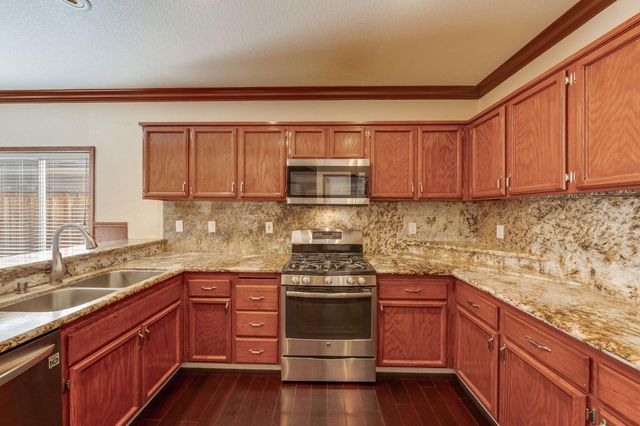 8956 E Valley Dr, Elk Grove, CA 95624