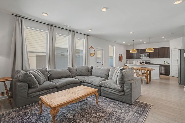 3063 Oscar Dr, White House, TN 37188