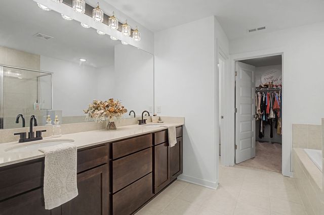 3063 Oscar Dr, White House, TN 37188