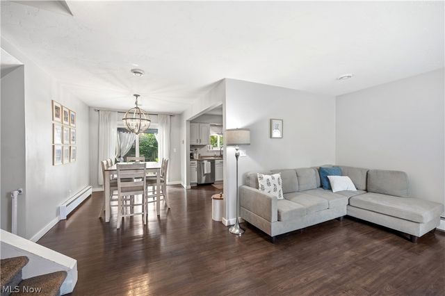 1004 Plymouth Drive, Grafton, OH 44044