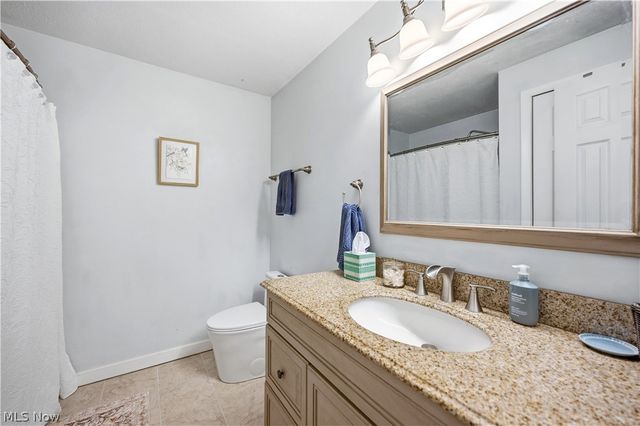 1004 Plymouth Drive, Grafton, OH 44044