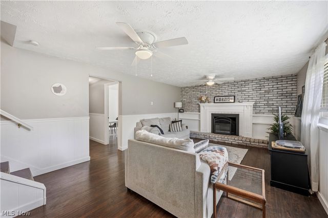 1004 Plymouth Drive, Grafton, OH 44044