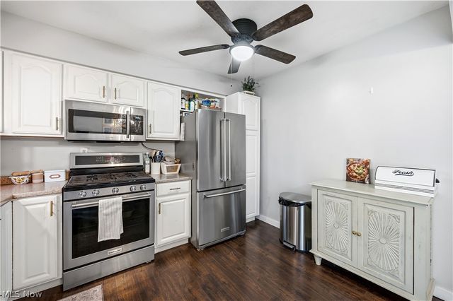 1004 Plymouth Drive, Grafton, OH 44044