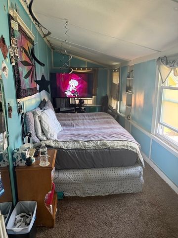 33 Adam St, Pittsfield, MA 01201