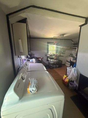 33 Adam St, Pittsfield, MA 01201