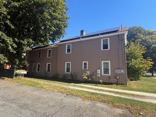 33 Adam St, Pittsfield, MA 01201