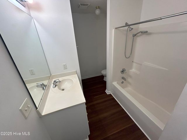 4140 Breezewood Drive Apt 204, Wilmington, NC 28412