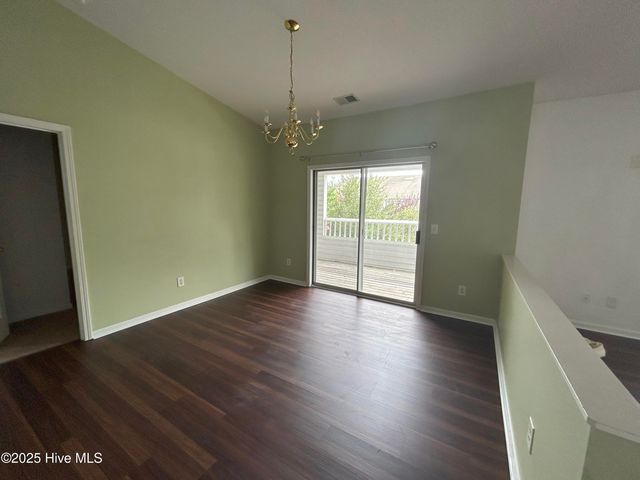 4140 Breezewood Drive Apt 204, Wilmington, NC 28412