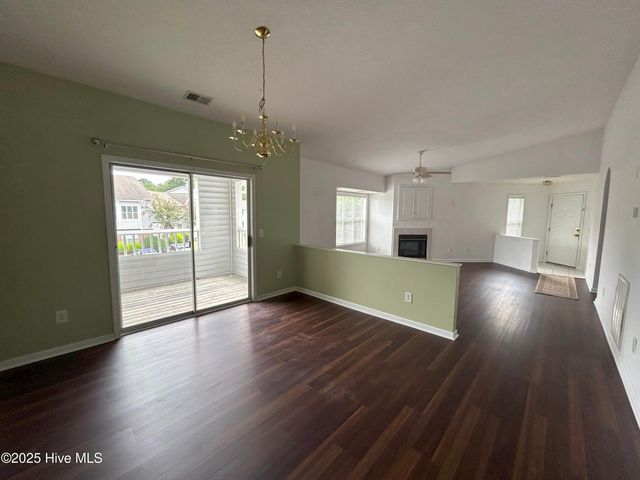 4140 Breezewood Drive Apt 204, Wilmington, NC 28412