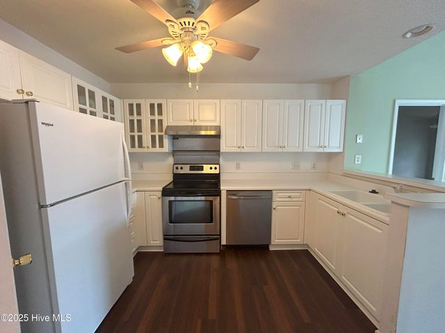 4140 Breezewood Drive Apt 204, Wilmington, NC 28412