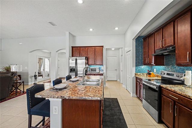1025 MORGAN CIRCLE NE, Palm Bay, FL 32905