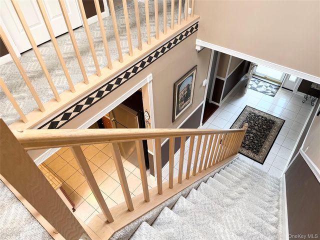 251 Barn Swallow Court, Manorville, NY 11949