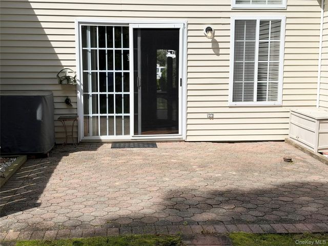 251 Barn Swallow Court, Manorville, NY 11949