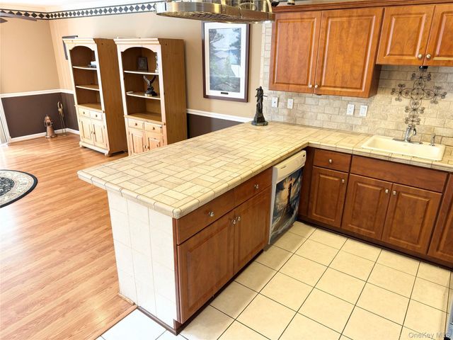251 Barn Swallow Court, Manorville, NY 11949