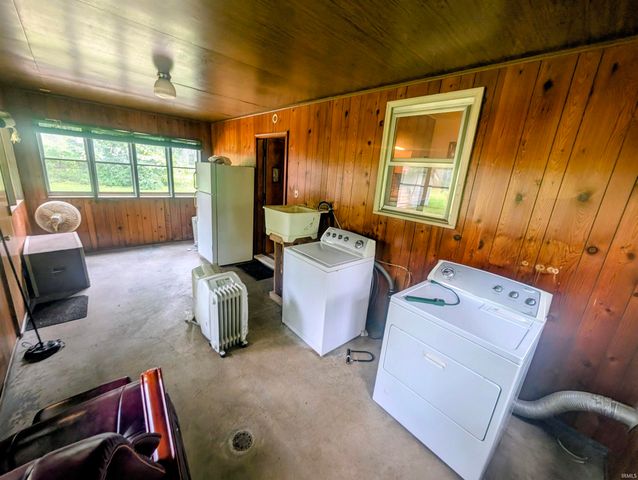 55453 Glenn Road, South Bend, IN 46628