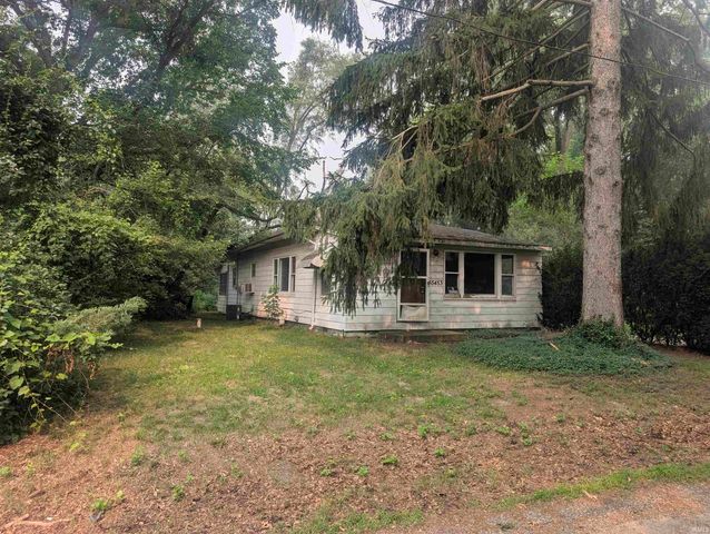 55453 Glenn Road, South Bend, IN 46628