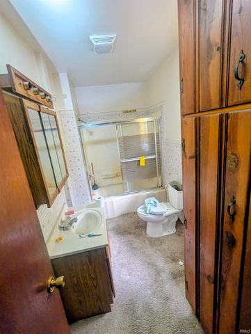 55453 Glenn Road, South Bend, IN 46628